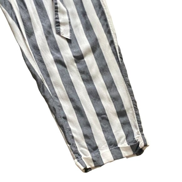 American Eagle Striped Paperback Trousers-Lightweight-Gray/White-M - Picture 2 of 9
